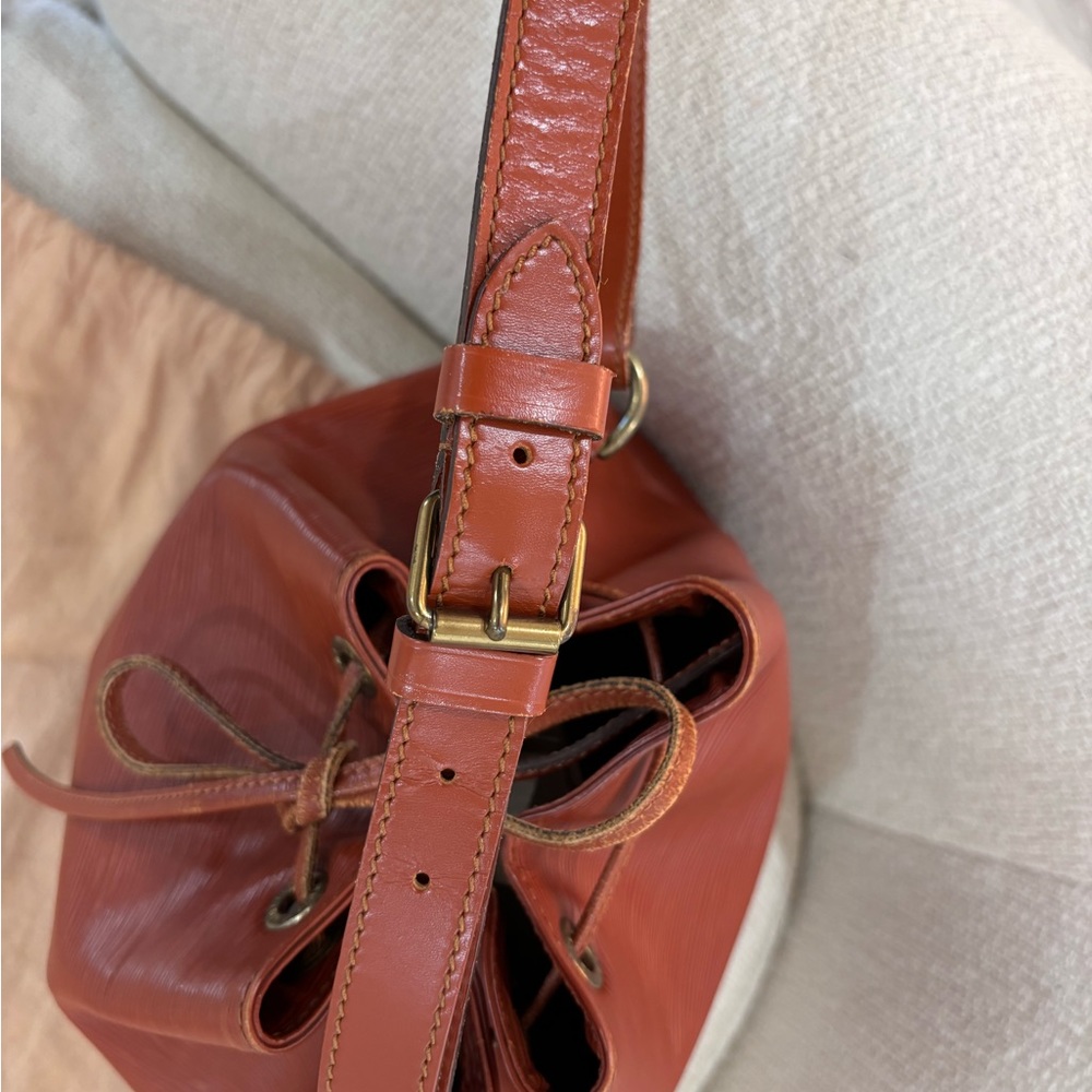 Authentic Louis Vuitton Epi petit Noe brown kenya bucket drawstring - Picture 15 of 15